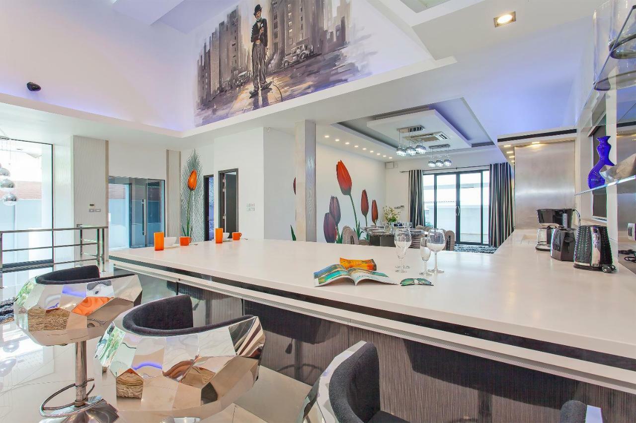 Royale Grand Villa Pattaya Exteriör bild