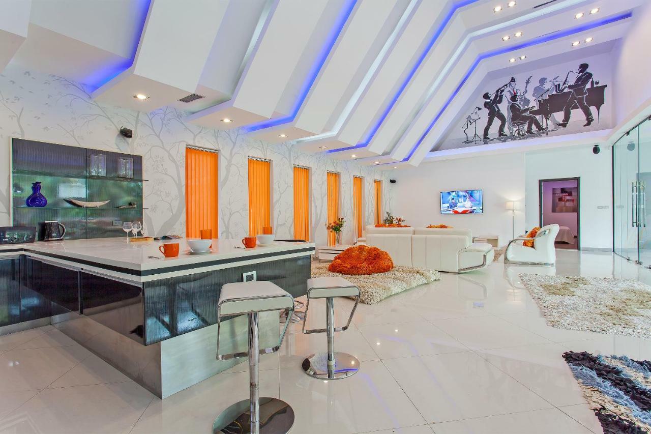 Royale Grand Villa Pattaya Exteriör bild