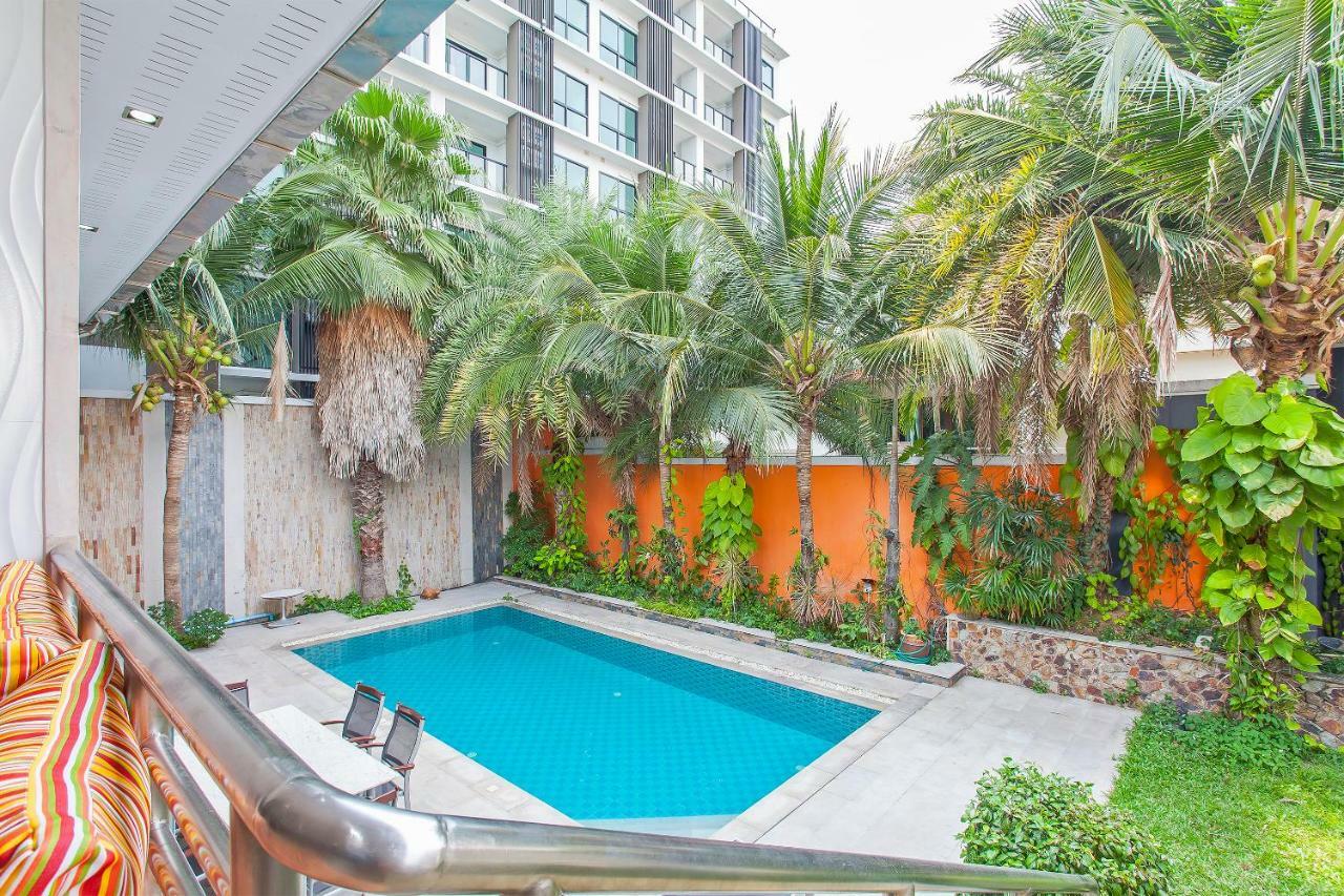 Royale Grand Villa Pattaya Exteriör bild